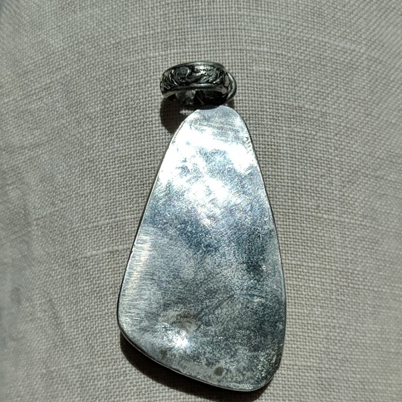 Georguos Pendent - Picture 2 of 4